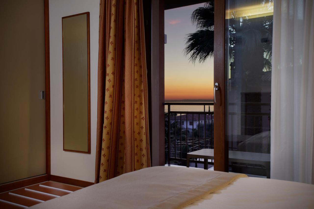 Hotel Villa Olivo Resort 3S Бардолино Экстерьер фото