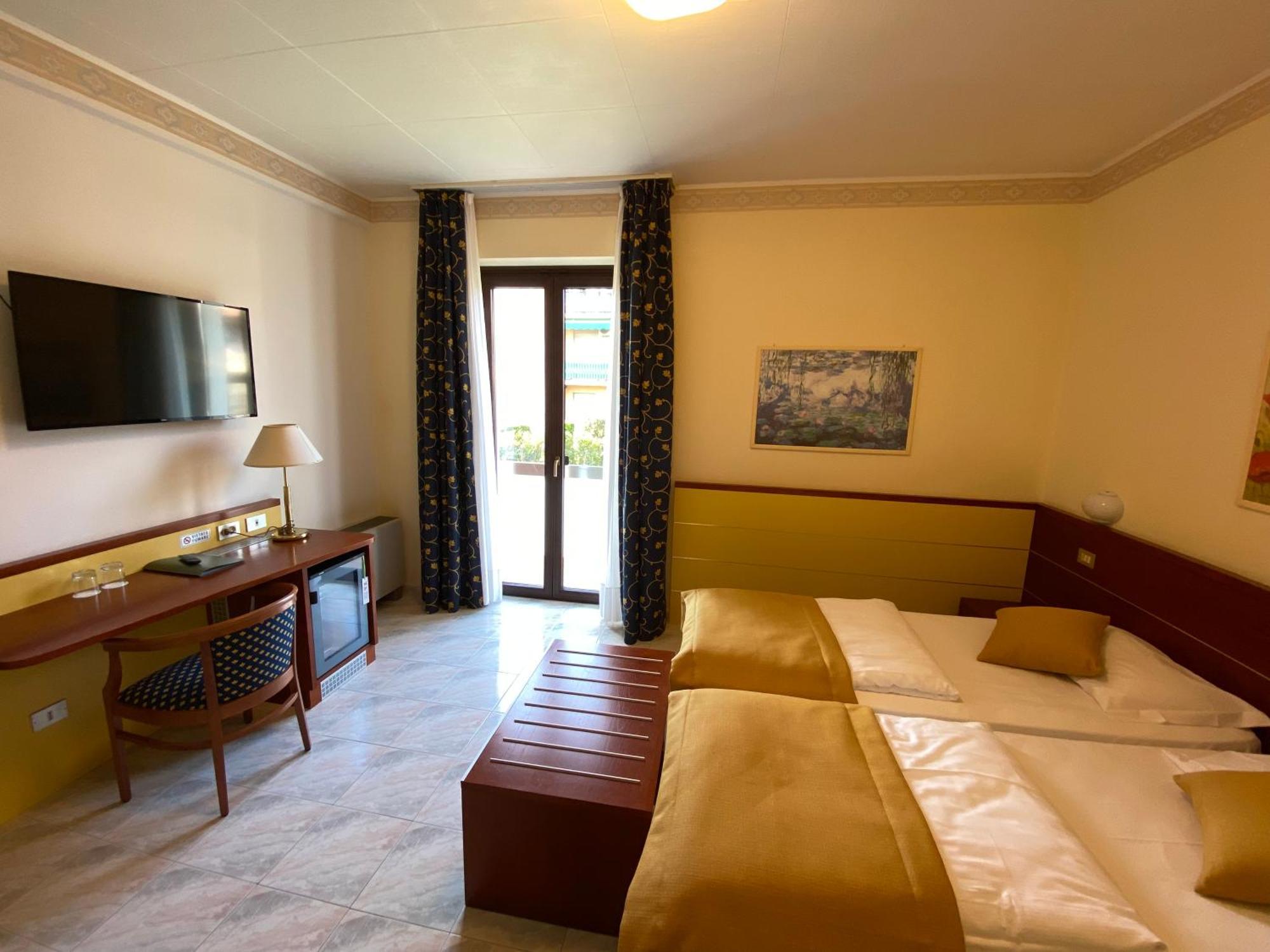 Hotel Villa Olivo Resort 3S Бардолино Экстерьер фото